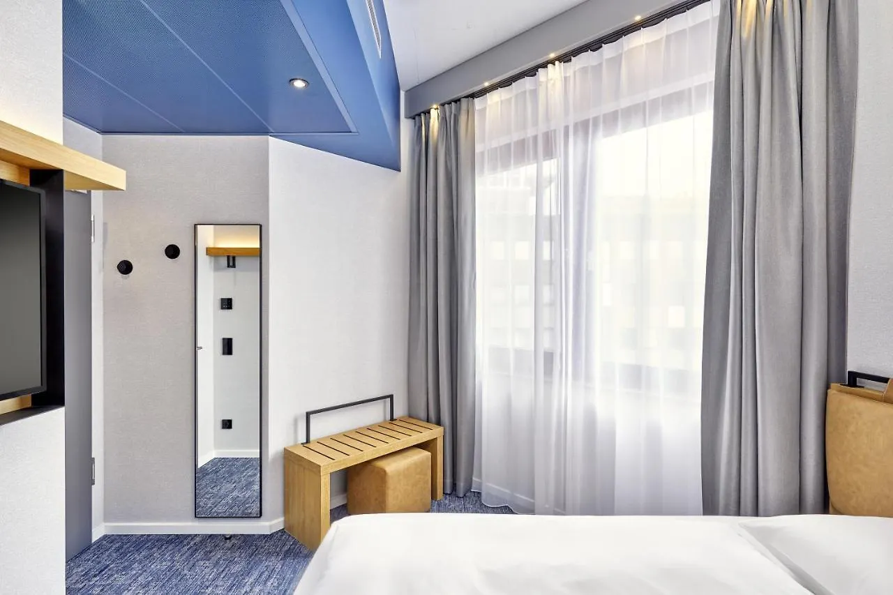 ***  H2 Hotel Duesseldorf Seestern Germany